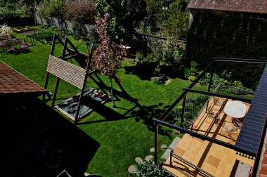 Alüminyum pergola kaygan çatı için en iyi çözümdür. Emlakları sayesinde, aile evleri, daireler, restoranlar, kafe, otel ve diğer ticari kullanımlara, beyaz zaman dilimlerine pergola monte edilebilir