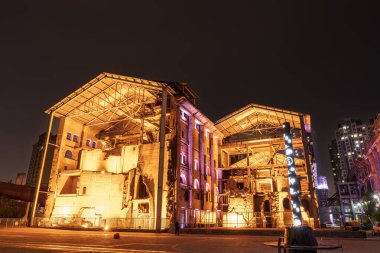 Endüstriyel Park Gece Manzarası, Fabrika Binaları ve Endüstriyel Malzemeler