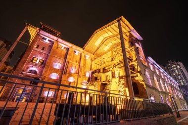 Endüstriyel Park Gece Manzarası, Fabrika Binaları ve Endüstriyel Malzemeler