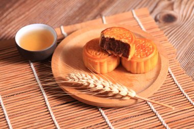 Geleneksel Çin yemekleri, ay çörekleri. Çin Güz ortası Festivali Foo