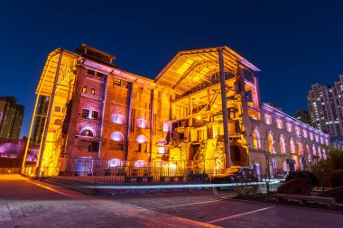 Endüstriyel Park Gece Manzarası, Fabrika Binaları ve Endüstriyel Malzemeler