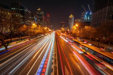 Pekin, Çin 'deki şehir manzarasının gece manzarası. Guomao CBD Pekin, Çin 'de gece görüşü