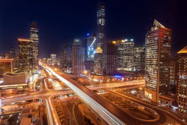 Pekin, Çin 'deki şehir manzarasının gece manzarası. Guomao CBD Pekin, Çin 'de gece görüşü
