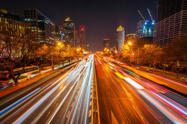 Ночной вид на городской пейзаж в Пекине, Китай. Ночной вид Guomao CBD в Пекине, Китай