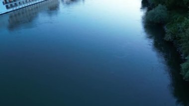 Weitblick-Panorama ber die Altstadt von Regensburg bei Sonnenuntergang im Sommer