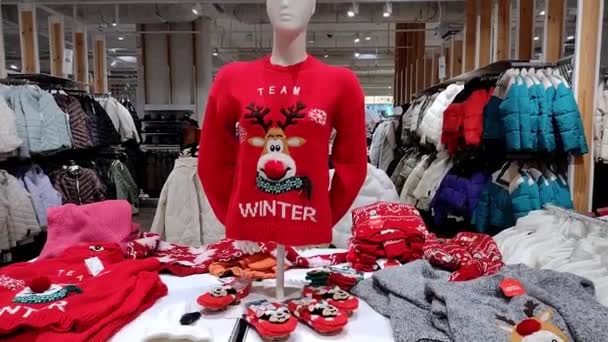 Colourful Christmas Ugly Sweaters Hats Mittens Shelves Mall Ready Sale — Stock Video
