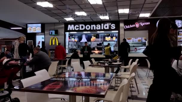 Chisinau Moldova November 2022 People Waiting Mcdonald Order Kiosk Mcdonald — Stock Video
