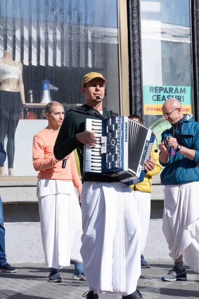 Kiszyniów Mołdawia Października 2022 Zajęcze Kryszny Tańczą Śpiewają Mieście — Zdjęcie stockowe