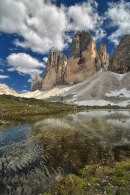 Tre Cime di Lavaredo, Grava Longia göllerinden birinde görüldü.