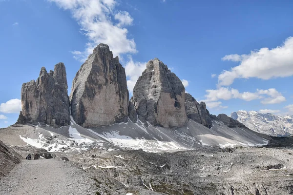 意大利白云石中拉瓦雷多的三个山峰 — 图库照片
