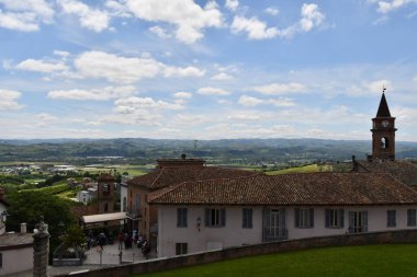 Langhe 'deki Govone manzarası