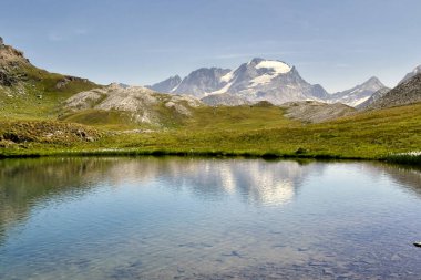 Gran Paradiso, Tre Becchi göllerinden görüldü.