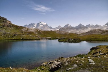 Gran Paradiso, Tre Becchi göllerinden görüldü.