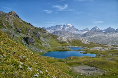 Gran Paradiso, Tre Becchi göllerinden görüldü.