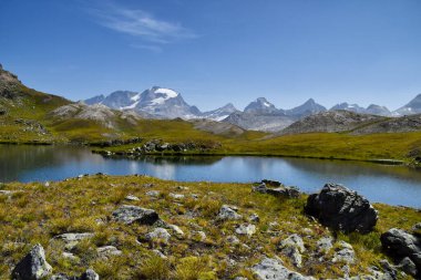 Gran Paradiso, Tre Becchi göllerinden görüldü.