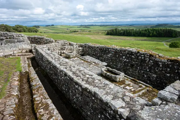 Hadrian 'ın Duvarı, Northumberland, İngiltere' deki Roma Kalesi.