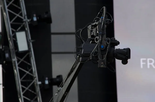 boom camera, live music stage film camera
