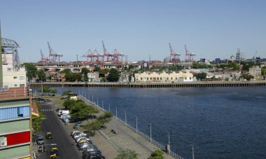 La Boca, Buenos Aires, Arjantin - 4 Ocak 2023: Buenos Aires limanı ve şehir merkezine yakın La Boca köprüleri