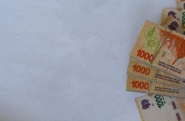 Bin Arjantin pezosu, Arjantin Cumhuriyeti para birimi, Arjantin ekonomi fonu.