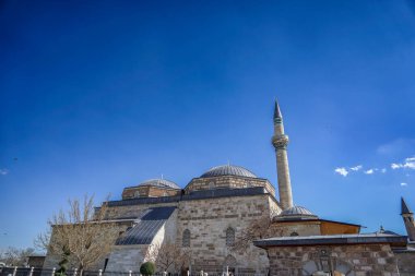 Mevlana Müzesi, eski adı Mevlana Camii. Konya, Müslümanların kutsal hac mekânlarından biri..