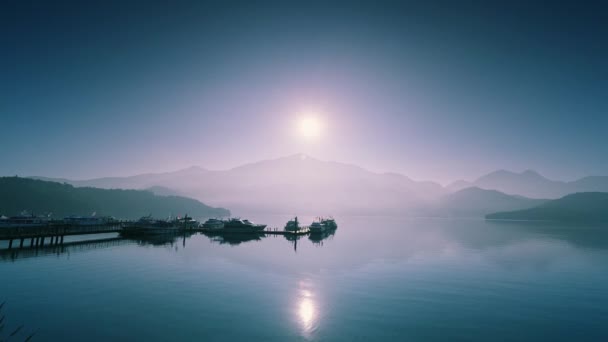 Cais Lago Parecem Deslumbrantes Névoa Manhã Nascer Sol Chaowu Pier — Vídeo de Stock