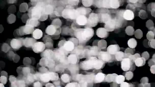Солнце Светит Поверхности Озера Сверкающим Светом Озере Кружились Голубые Рябь — стоковое видео