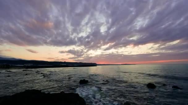 Dynamic Fast Moving Clouds Red Sunset Rocky Coast View Sea — Wideo stockowe
