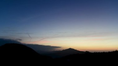 At dusk, dynamic clouds. People feel romantic, comfortable, free and peaceful. The scenery of mountains and seas in Ruifang, New Taipei City. Taiwan