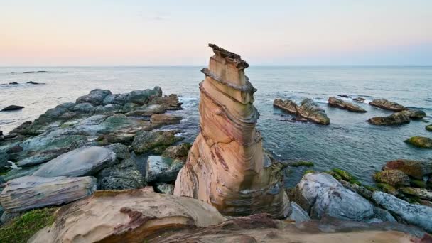 Die Felsen Haben Die Form Von Bambussprossen Das Meer Und — Stockvideo