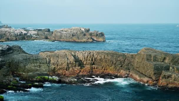 Temukan Longdong Breathtaking Coastal Landscapes Dramatic Rock Formations Clear Waters — Stok Video