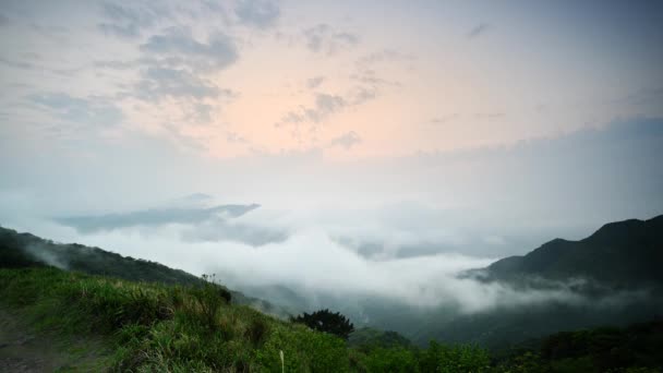Montañas Jiufen Entrelazando Nubes Blancas Paisajes Diurnos Vistas Tranquilas Del — Vídeos de Stock
