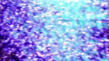 Açık mavi, mor ve beyaz baloncuklar. Soyut rüya gibi deniz dalgaları dinamik arkaplan oluşturur.