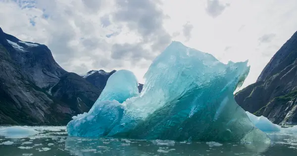 Observez Les Floes Glace Les Icebergs Sur Rivière Dans Petit — Photo