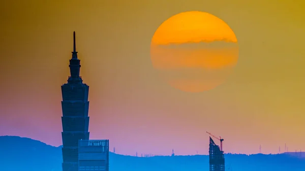 Emotional Taipei Sunset Awe Inspiring Skies Cityscape Motion Spectacular Evening — стоковое фото