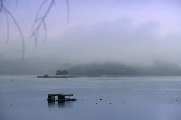Nuvens Dinâmicas Nevoeiro Ondas Delicadas Lago Sun Moon Lake Início — Fotografia de Stock