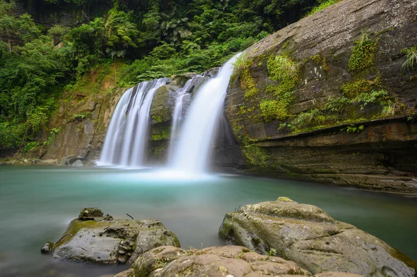 Its Large Cliffs Popular Jumping Safe Swimming Pool Lingjiao Waterfall — Stock Photo, Image