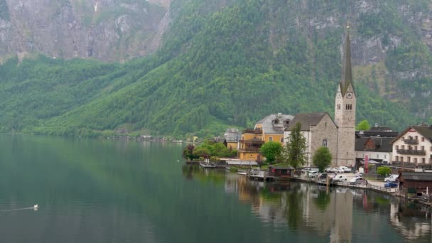 Beautiful Lakeside View Stunning Mountain Scenery Historic Buildings Captivating Hallstatt — Stock Video
