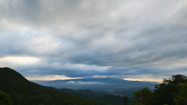Hemelse Straling Crepusculaire Stralen Verlichten Het Dynamische Wolkenlandschap Het Wufenshan — Stockvideo