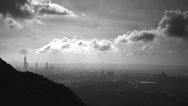 Ввечері Хмари Над Містом Поступово Перетворювалися Темні Хмари Вплив Зміни — стокове відео