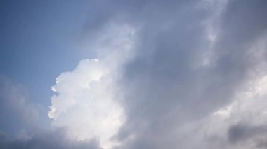 İklim değişikliğinin çevreye etkisi. Arkaplan olarak ya da birleşik ışık ve gölge için uygun bir materyal.