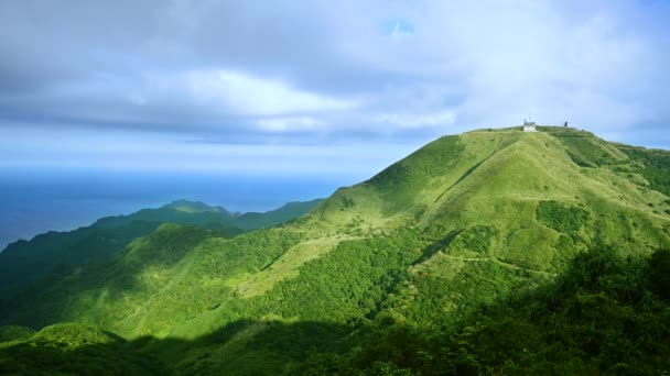 Pohled Wufenshan Počasí Radar Stanice Moře Keelung Mountain Turistika Horolezectví — Stock video