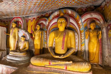 Dambulla mağara tapınağı (Dambulla Altın Tapınağı), bir Dünya Mirası Alanı ve bir Budist hac mekanı. Dambulla, Sri Lanka.