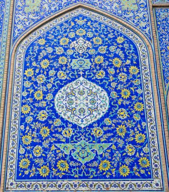 Şeyh Lotfollah Camii, İsfahan, İran - 5 Mart 2024: Cami 'nin karmaşık İslami fayansları Safevi dönemi mimarisinin ihtişamını gözler önüne seriyor.