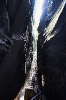 Aareschlucht Gorge, İsviçre - 30 Temmuz 2022, Aareschlucht Boğazı Aare Buzulu tarafından binlerce yıl oluşturuldu..