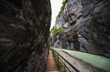 Aareschlucht Gorge, İsviçre - 30 Temmuz 2022, Aareschlucht Boğazı Aare Buzulu tarafından binlerce yıl oluşturuldu..