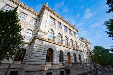 Prag, Çek Cumhuriyeti - 26 Eylül 2023 - Prag şehrinde dolaşın ve mimariye hayran olun.