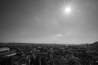 Prag, Çek Cumhuriyeti - 28 Eylül 2023 - Prag şehrinde ve çevre caddelerde yürüyüş.