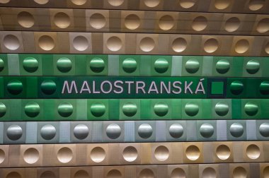 Prag, Çek Cumhuriyeti - 28 Eylül 2023 - Prag şehrinde ve çevre caddelerde yürüyüş.