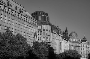 Prag, Çek Cumhuriyeti - 28 Eylül 2023 - Prag şehrinde ve çevre caddelerde yürüyüş.