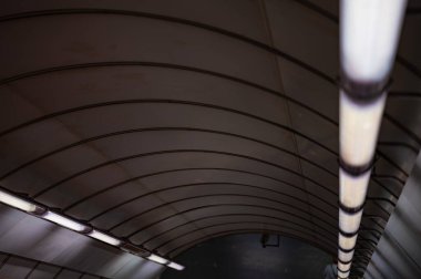 Prag, Çek Cumhuriyeti - 26 Eylül 2023 - Prag şehri etrafında yürüyüş ve metro istasyonunu ziyaret.